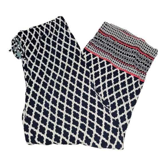 crown & ivy Pants - Womens Crown & Ivy, size large pamts, elastic waist, excellent condition!!!